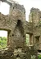 Ruine des Burghauses der Gymnicher Porz mit Kaminrest