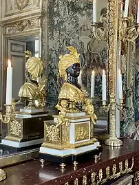 Vergoldete Spieluhr und Automat mit numidischer Figur, Gästesalon des Intendanten (18. Jh.)