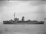 HMS Picotee, frühe Form mit kurzem Vorschiff und Mast vor der Brücke