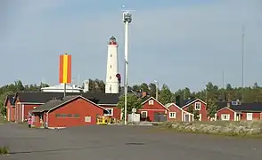 Leuchtturm und Gebäude, 2014