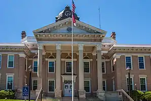 Das Halifax County Courthouse (2013) ist einer von 41 Einträgen des Countys im National Register of Historic Places.