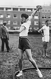 Diskuswurfsiegerin Halina Konopacka war die ersteFrau, die Olympiagold in der Leichtathletik; gewann