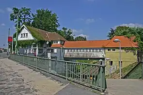 Gebäude-Ensemble des Haltepunkts Essen Süd