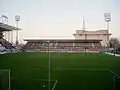 Nordkurve mit provisorischer Stahlrohrtribüne 2011