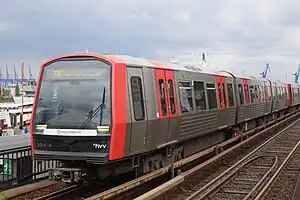 DT5: 304 bei Haltestelle Baumwall, Juli 2023.