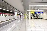 Bahnsteig im Keikyū-Bahnhof