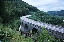 Getrennte Richtungsfahrbahnen am Albaufstieg zwischen Mühlhausen und Hohenstadt