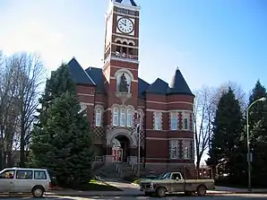 Das Hardin County Courthouse in Eldora, seit 1981 im NRHP gelistet