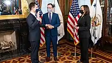 Buttigieg legt 2020 den Amtseid als Verkehrsminister ab