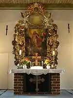 Altar mit barockemAufsatz (um 1700)