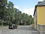 Hasenwäldchen an der Windmühlenstraße, rechts Teil der „Villa Sauckel“