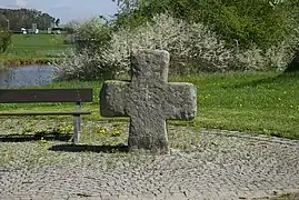 Das steinerne Sühnekreuz Am Häuslinger Weg an der alten Straße nach Steinach