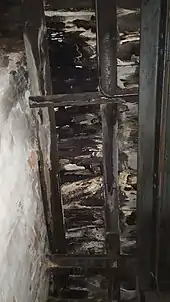 Hauptdach - Schäden um den Rauchabzug im Bühnenbereich (2019)