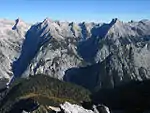 Der Mittelteil der Hinterautal-Vomper-Kette von der Östlichen Ödkarspitze bis zur Laliderer Spitze von Süden