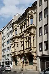Rothes Haus, Josephinenstraße 9