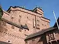 Palas und Bergfried von Süden