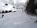 Blick auf die Piste und den Sessellift