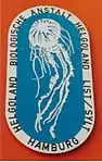 Logo der BAH auf dem Schornstein des Forschungsschiffs Heincke