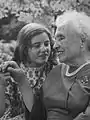 Schauspielerin Patty Duke mit Helen Keller