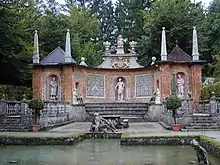 Wasserspiele: Das Römische Theater mit dem Fürstentisch