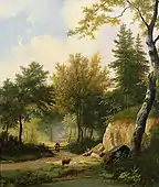 Idyllische Sommerwaldlandschaft mit Schafen auf einer sonnigen Lichtung neben einem Bach
