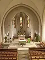 Das Kircheninnere: Blick in den Altarraum
