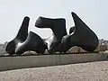 Drei Skulpturen von Henry Moore im Billy-Rose-Kunstgarten
