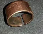 Herrenringreplik mit teilweise ausgebildeter Patina