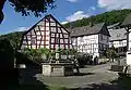 Hankelbrunnen und Fachwerkhäuser