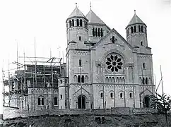 Nordseite der Herz-Jesu-Kirche im Bau (1909/1910)