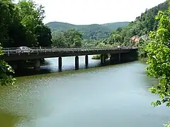 B 37 über dem See