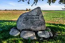 Gedenkstein zur Erinnerung des untergegangenen Elbedorfes Heydebleck.