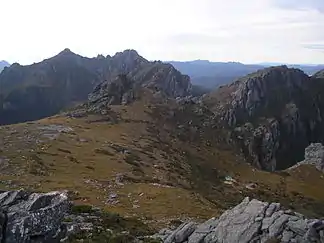 Blick vom Mount Columba über das High Moor zum Mount Capricorn und Mount Pegasus