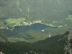Blick Anstieg Schärtenspitze: Hintersee mit Dorf Hintersee
