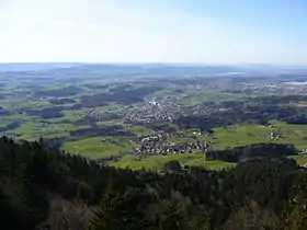 Hinwil vom Bachtel aus gesehen