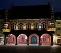 Historisches Kaufhaus von 1532 mit Skulpturen von Maximilian I., Philipp dem Schönen, Ferdinand I. und Karl V.