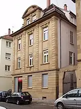 Innsbrucker Straße 27 (2007)Rechts: Jugendstilportal von Nr. 29.
