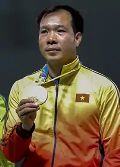Vinh 2016 mit der ersten olympischen Goldmedaille für Vietnam
