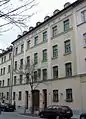 Hochbrückenstr. 16, Mietshaus im schlichte Maximilianstil, um 1860