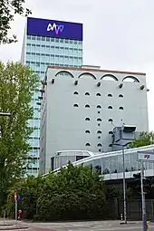 Hochbunker Neckarvorlandstraße neben dem MVV-Hochhaus