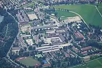 Blick vom Hochstaufen auf die Hochstaufen-Kaserne (2019)