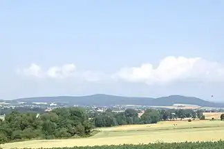 Blick aus Richtung Grebenstein durch die Hofgeismarer Rötsenkezum Hofgeismarer Stadtwald