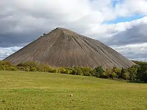 Spitzkegelhalde: Die Hohe Linde, bei Sangerhausen (Foto: Malte J. Krafft)