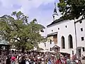 Großer Burghof mit Georgskirche