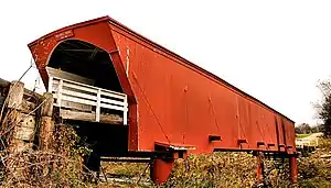 Die Holliwell Covered Bridge südlich von Winterset, seit 1976 im NRHP gelistet
