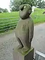 Holz-Skulptur am Deich