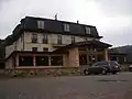Hotel und Restaurant Ostrov, ehemaliges Fachwerkhaus und späteres Militär-Sanatorium