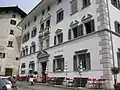 Links Cas' Alta, rechts Casa Battista (Hotel Palazzo Salis) in Soglio, 1630 von Baptista von Salis am Stammort erbaut, bis heute im Besitz der Salis-Soglio
