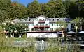 Personalhaus (ehemaliges Kurhaus) mit Bio-Schwimmbecken
