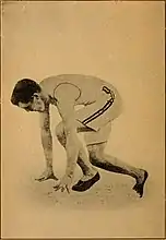 Lawson Robertson, Bronzemedaillengewinner im Standhochsprung und vermutlich auch Teilnehmer beim Standweitsprung, über 100 Meter auf Rang sechs